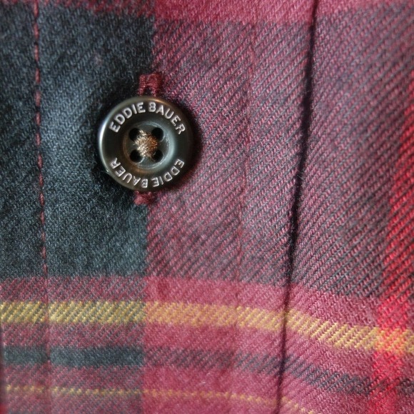 NEW Eddie Bauer Soft Flannel Button Up Shirt Red Plaid Classic Fit Men's Medium - Picture 4 of 5